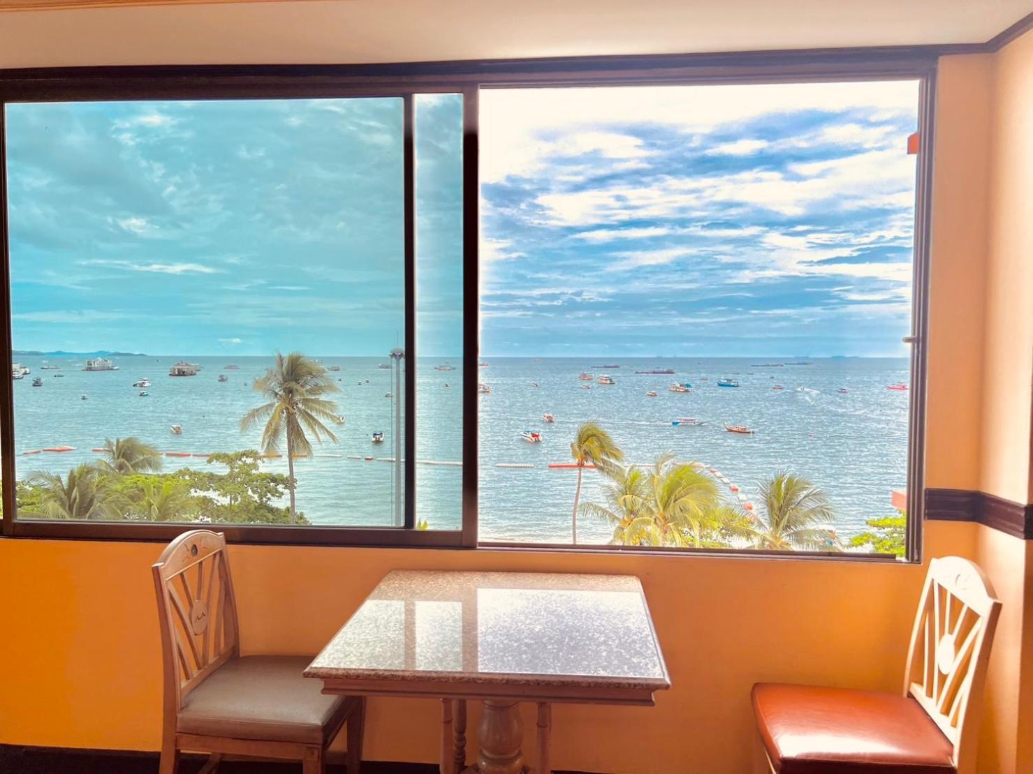 Aa Hotel Pattaya Εξωτερικό φωτογραφία